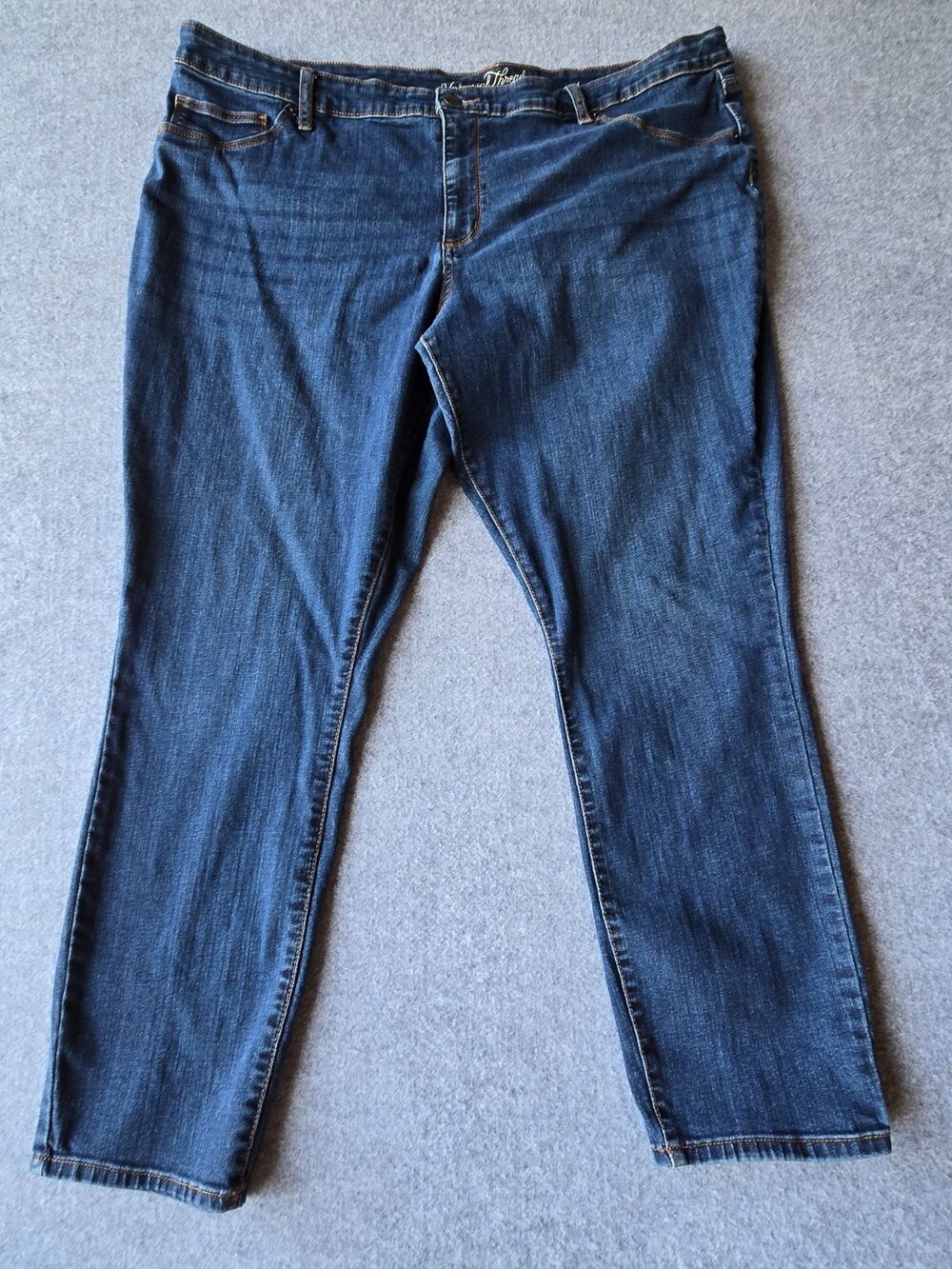 Universal Thread Women's Jeans / Jeggings High rise Stretch Size 24W (44x29)